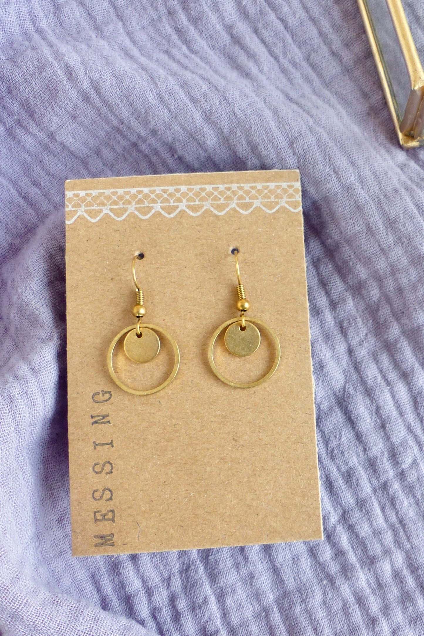 Schlichter Ohrschmuck aus Messing
