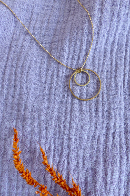 Nachhaltige handgemachte Kette aus Messing