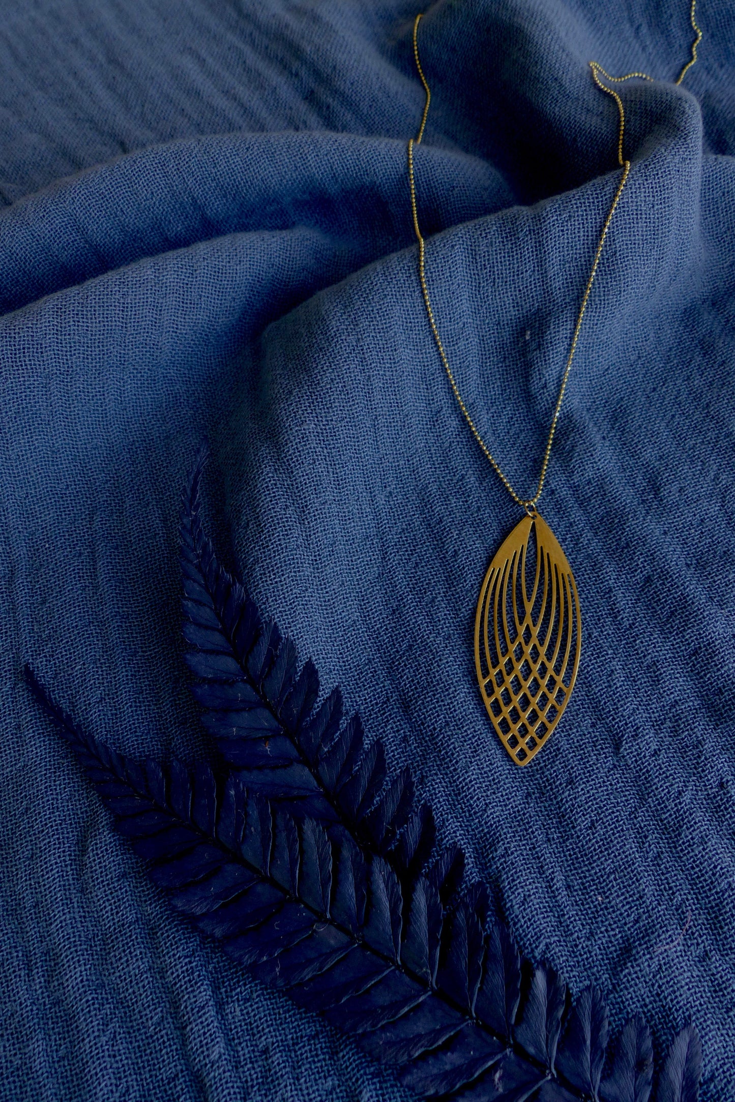 Elegante Statement Kette aus Messing