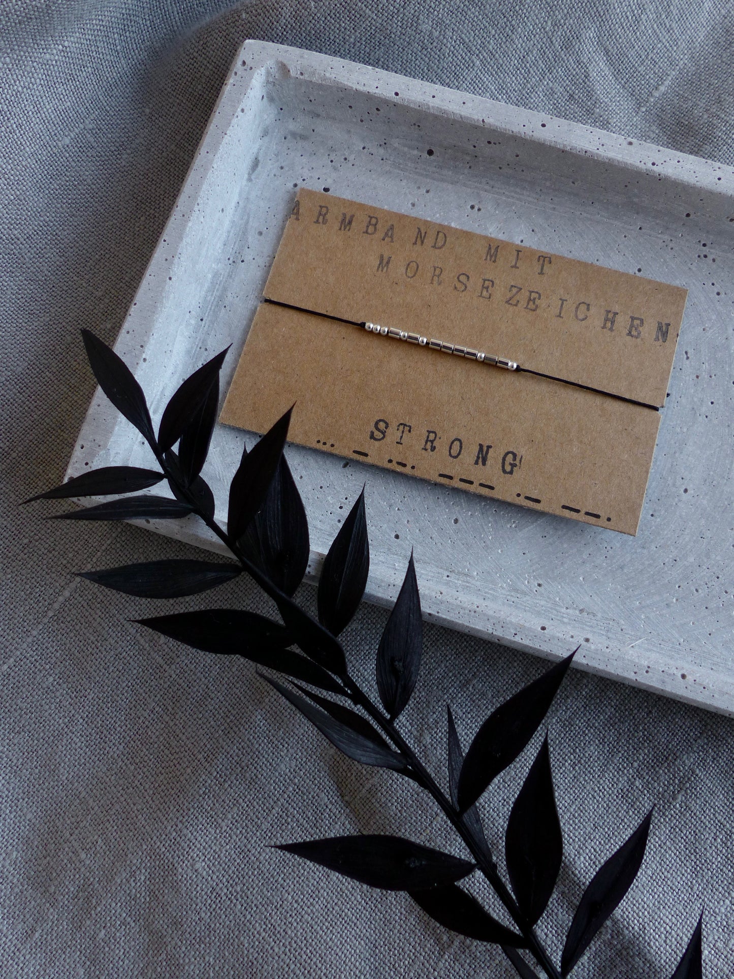 Personalisiertes Armband mit Morsezeichen und deinem Wunschtext – ein individuelles Geschenk mit Bedeutung