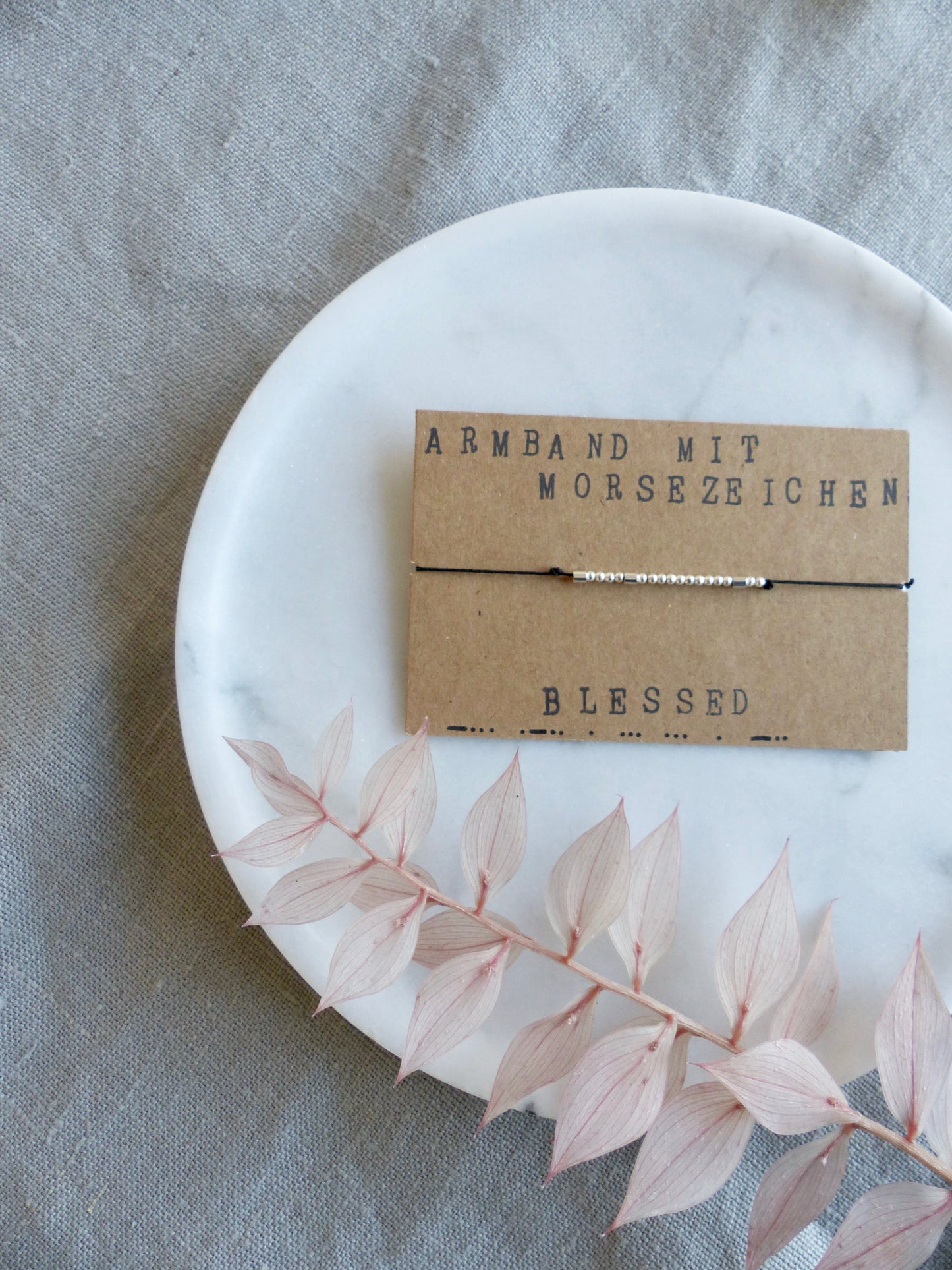 Personalisiertes Armband mit Morsezeichen und deinem Wunschtext – ein individuelles Geschenk mit Bedeutung